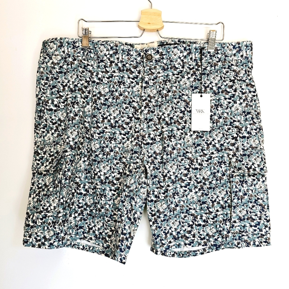 NEW BLUE GREEN FLORAL CARGO SHORTS BY WORK REST KARMA